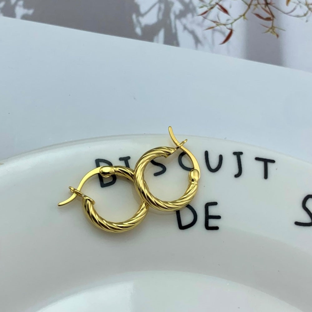 Simple Gold hoop