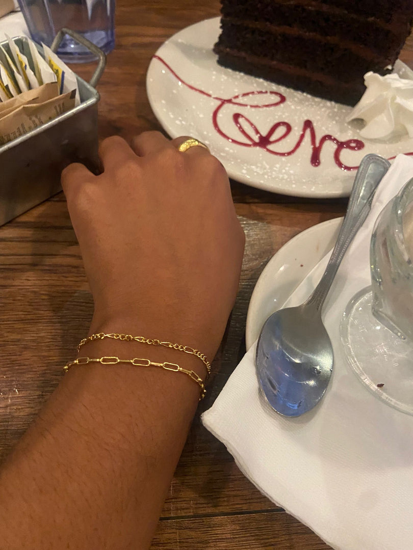 Girlfriend Link Bracelet in Gold